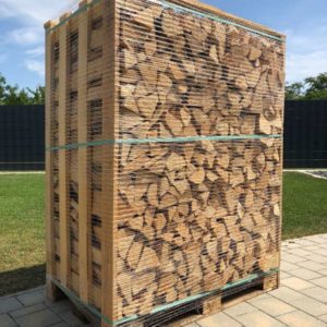Brennholz auf Palette
